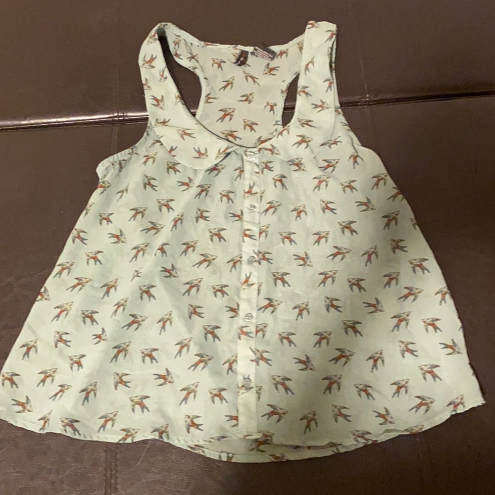 Bird print chiffon tank.